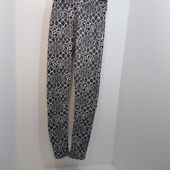 M Just Cozy Perfect Leggings - Picture 7 of 8